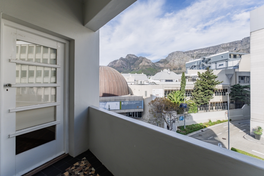 2 Bedroom Property for Sale in Cape Town City Centre Western Cape